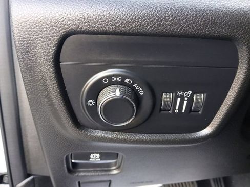 Used 2024 Jeep Grand Cherokee Laredo RWD image 18