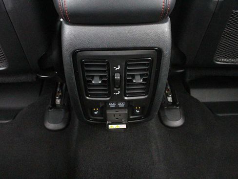 Used 2025 Dodge Durango GT AWD/4WD image 31