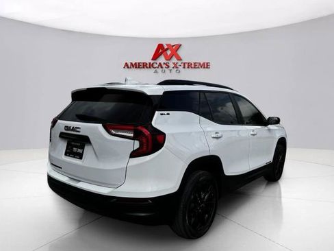 Used 2022 GMC Terrain SLE w/ Driver Convenience Package FWD image 5