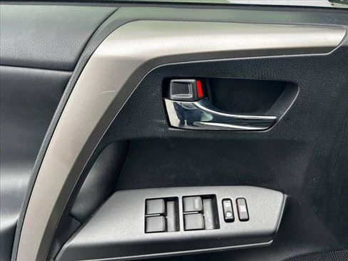 Used 2018 Toyota RAV4 XLE image 11