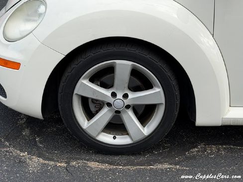 Used 2007 Volkswagen Beetle Triple White Edition FWD image 39