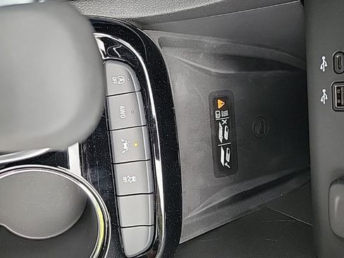 Used 2025 Buick Encore GX Avenir w/ Avenir Technology Package AWD/4WD image 18