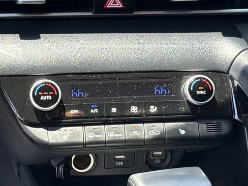 Used 2022 Hyundai Elantra SEL w/ Convenience Package FWD image 21