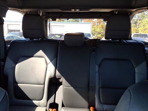 Used 2022 Ford Bronco Black Diamond image 12