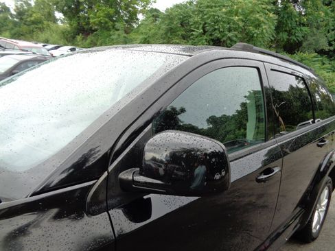 Used 2014 Dodge Journey SXT w/ Flexible Seating Group image 11