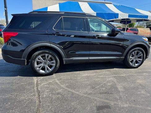 Used 2023 Ford Explorer XLT w/ Equipment Group 202A image 7