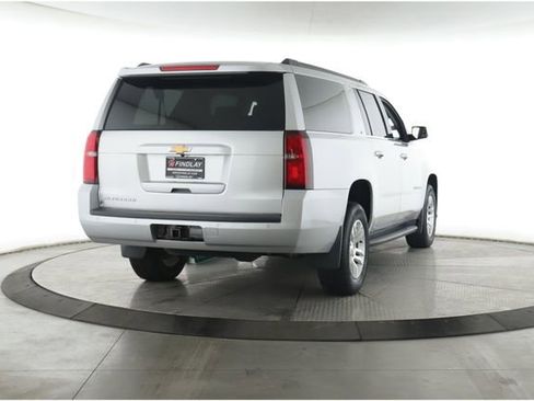 Used 2018 Chevrolet Suburban LT AWD/4WD image 7