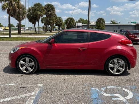 Used 2014 Hyundai Veloster w/ Style Package 02 image 6
