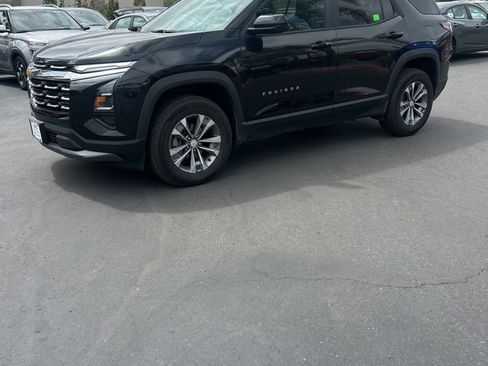 Used 2025 Chevrolet Equinox LT AWD/4WD image 1