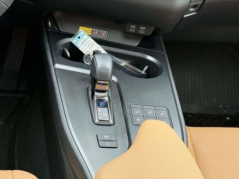 Used 2025 Lexus UX 300h AWD image 19