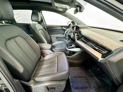 Used 2024 Audi Q4 e-tron Premium Plus w/ Premium Plus image 27