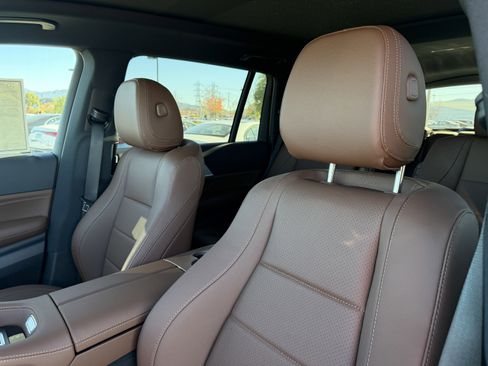 New 2026 Mercedes-Benz GLS 450 4MATIC image 21