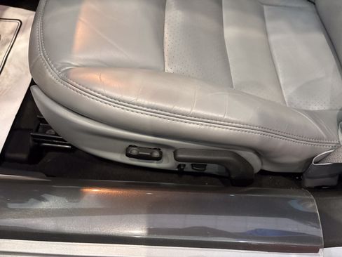 Used 2005 Chevrolet Corvette Coupe w/ Preferred Equipment Group RWD image 13