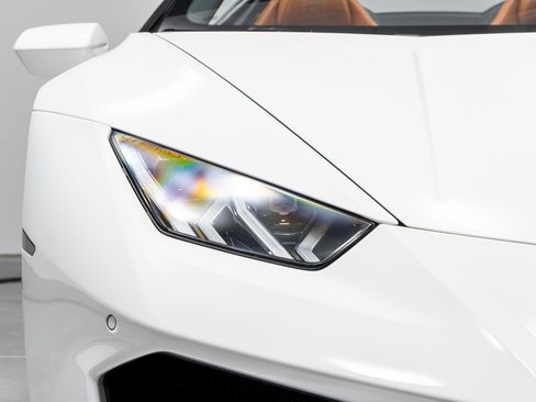 Used 2019 Lamborghini Huracan LP 580-2 RWD image 37