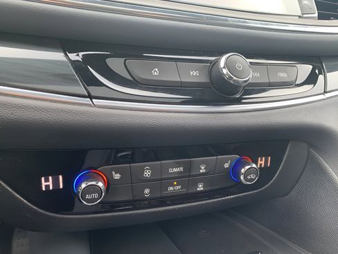 Used 2023 Buick Enclave Essence w/ Experience Buick Package image 18