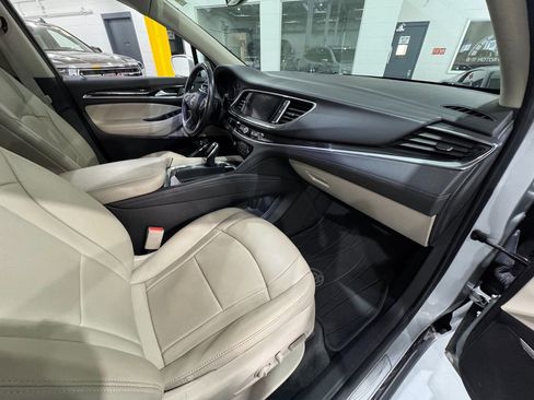 Used 2019 Buick Enclave Essence image 43