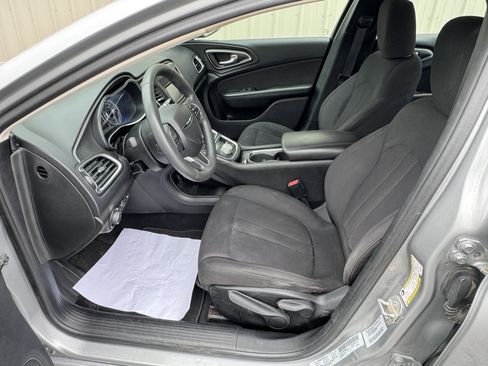 Used 2015 Chrysler 200 Limited image 8