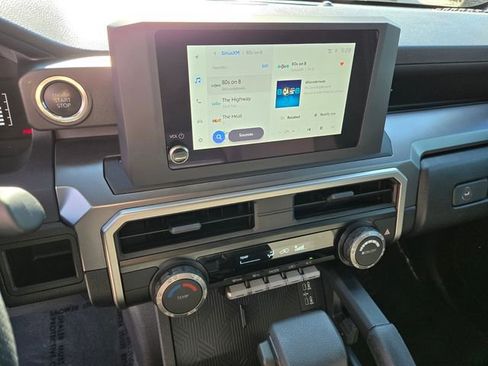 Used 2025 Toyota 4Runner SR5 AWD/4WD image 26