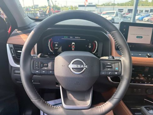 Used 2025 Nissan Rogue Platinum w/ Platinum Premium Package AWD/4WD image 17