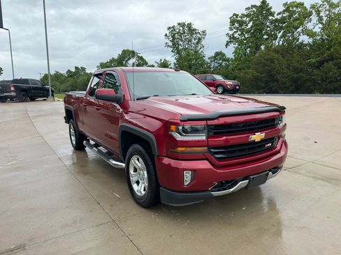 Used 2018 Chevrolet Silverado 1500 LT w/ All Star Edition AWD/4WD image 3
