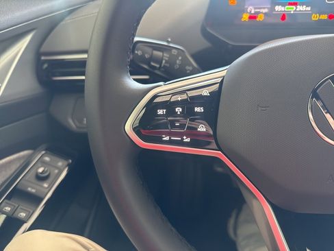 New 2025 Volkswagen ID.4 Pro image 13