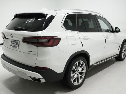 Used 2022 BMW X5 sDrive40i w/ Parking Assistance Package image 4