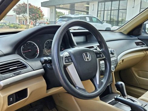 Used 2011 Honda Accord LX image 7