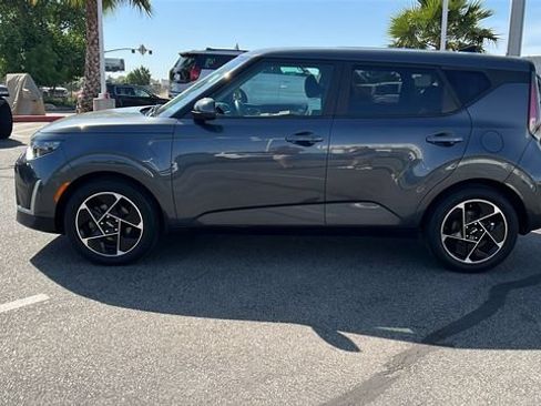 Used 2023 Kia Soul EX FWD image 6