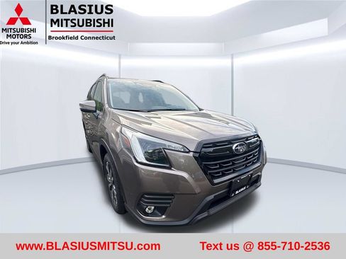 Used 2024 Subaru Forester Limited AWD/4WD image 5