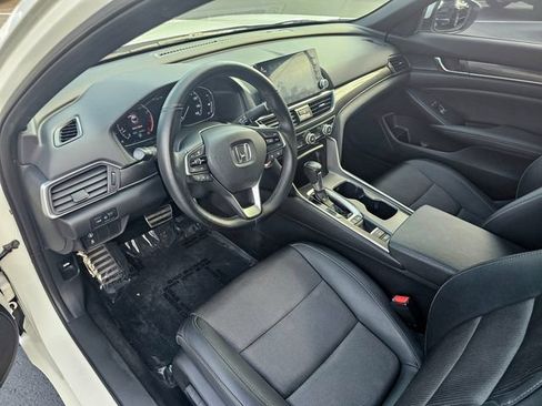Used 2019 Honda Accord Sport image 14