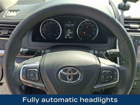 Used 2017 Toyota Camry SE FWD image 4