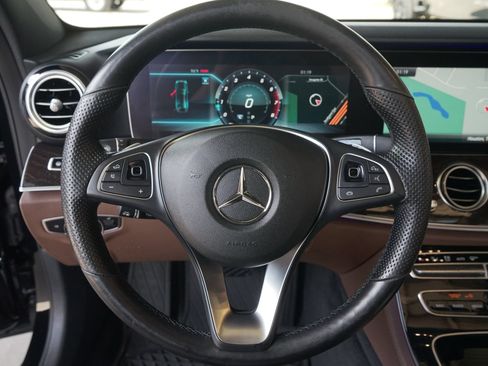 Used 2018 Mercedes-Benz E 300 4MATIC image 5