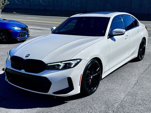 Used 2023 BMW 330i Sedan w/ M Sport Package RWD image 10