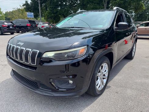 Used 2019 Jeep Cherokee Latitude w/ Popular Appearance Group FWD image 1