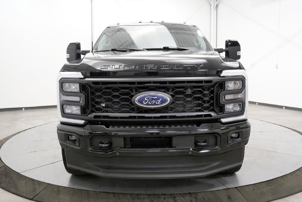 Used 2023 Ford F250 Lariat w/ Lariat Ultimate Package AWD/4WD image 3