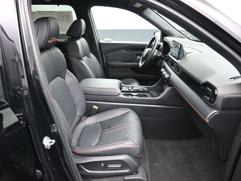 Used 2023 Honda Pilot TrailSport image 27