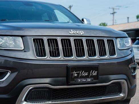 Used 2015 Jeep Grand Cherokee Limited w/ Trailer Tow Group IV image 8