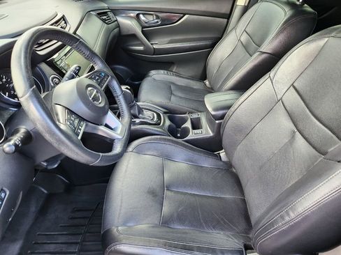 Used 2019 Nissan Rogue SL AWD/4WD image 16