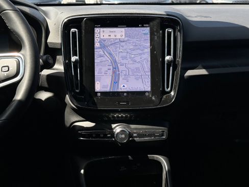 Certified 2023 Volvo XC40 Recharge Plus image 14