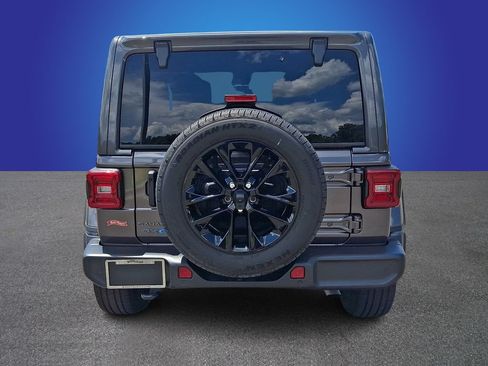 Used 2025 Jeep Wrangler Unlimited Sahara w/ Safety Group AWD/4WD image 5