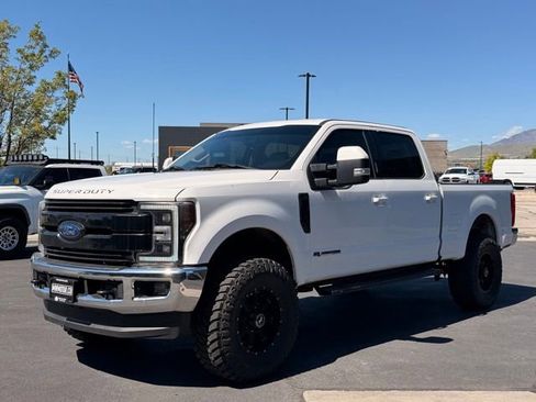 Used 2017 Ford F250 Lariat w/ Lariat Value Package AWD/4WD image 6