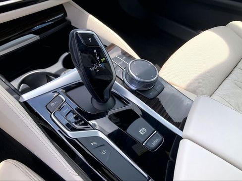 Used 2019 BMW 540i w/ M Sport Package RWD image 16