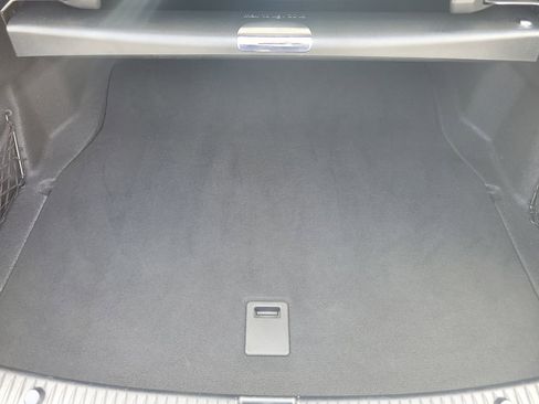 Used 2020 Mercedes-Benz C 300 Sedan image 8