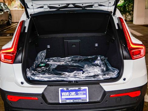 New 2026 Volvo XC40 B5 Plus w/ Protection Package Premier AWD/4WD image 87