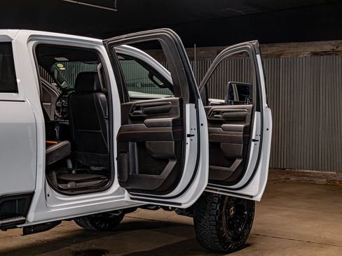 Used 2025 GMC Sierra 2500 AT4 AWD/4WD image 33