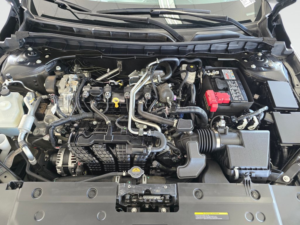 Used 2025 Nissan Altima 2.5 SV FWD image 12