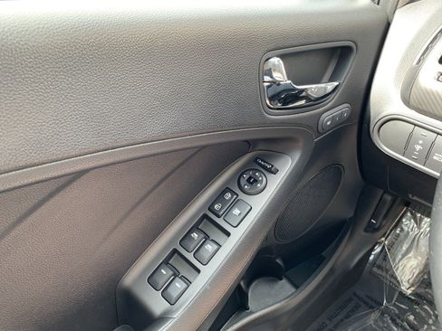 Used 2015 Kia Forte EX w/ Premium Package image 11