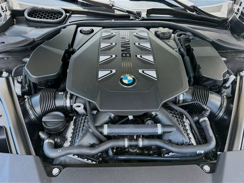 Used 2023 BMW 760i xDrive w/ Executive Package AWD/4WD image 27