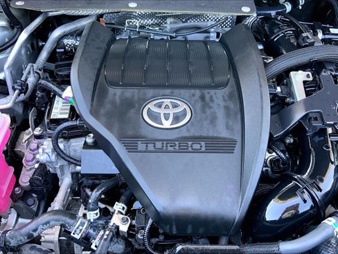 Used 2023 Toyota Highlander L FWD image 32