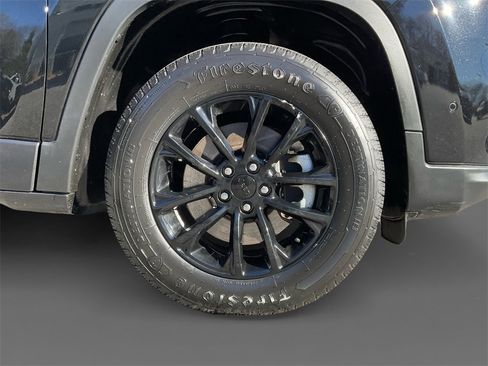 Certified 2023 Jeep Cherokee Altitude Lux image 8